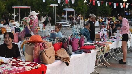 Kemer’de “Üreten ev hanımları kermesi”