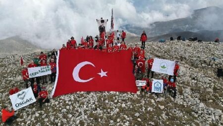 Osmangazili dağcıların ‘100. Yıl’ zirve tırmanışı