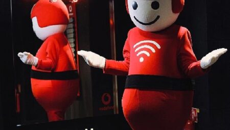 Vodafone’un Dijital Kahramanı TOBi Artık Konuşarak da Hizmet Verecek