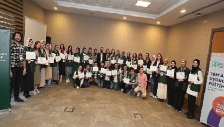 Yeşilay, Genç Gönüllülere Yönelik “Bağımlılıkla Mücadele Akran Uygulayıcı Eğitimi” Geçekleştirdi