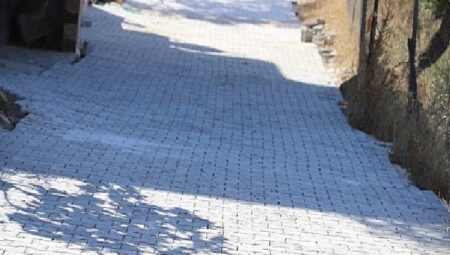 Efemçukuru Kilit Parke İle Döşendi
