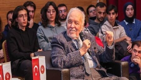 İlber Ortaylı : Atatürk öngörülü bir dehaydı