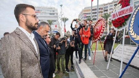 İzmir Ata’nın huzurunda