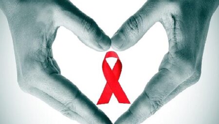 Türkiye’ de her yıl 2000 kişi AIDS tanısı almaktadır!