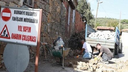 Yol yapım seferberliği burhaniye’de devam ediyor