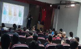 Bayrampaşa Belediyesi’nden öğrencilere geri dönüşüm eğitimi