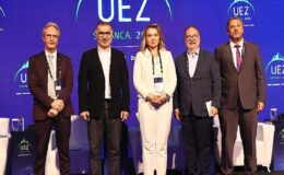 Eğitimin Geleceği: Dijital Çağda Global Yetenekler Geliştirmek