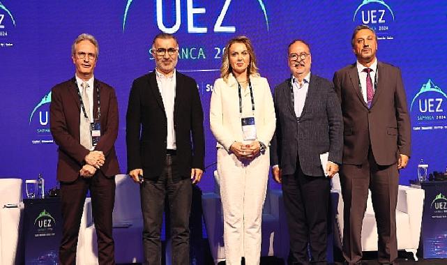 Eğitimin Geleceği: Dijital Çağda Global Yetenekler Geliştirmek