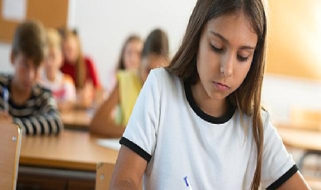 EY, deprem bölgesindeki öğrencilerin kesintisiz eğitime erişimi için desteklerini sürdürüyor
