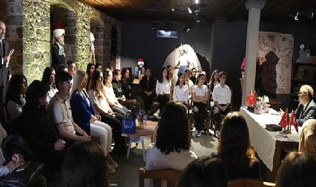 İzmir İl Milli Eğitim Müdürü Dr. Ömer Yahşi Gençlerle Bir Araya Geldi