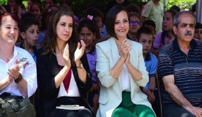 Başkan Kınay çocuklardan söz aldı: Okumaktan ve yazmaktan vazgeçmeyin