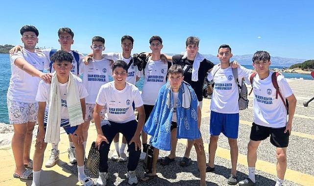 Efes Selçuklu Sporcular Çeşme’de Yapılan Yarımada Spor Oyunlarına Katıldı