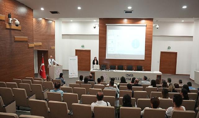 İzmir İl Milli Eğitim Müdürlüğü’nün yürüttüğü ‘DeThink’ projesi kapsamında oluşturulan teknoloji destekli platform, ortaokul öğretmenlerinin kullanımına sunuldu