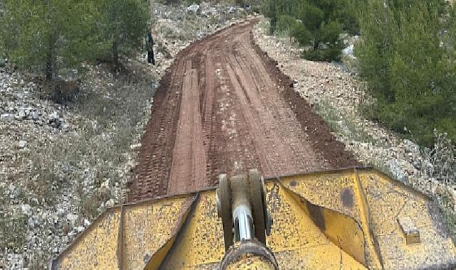 Kemer’de yol ve kaldırım çalışmaları