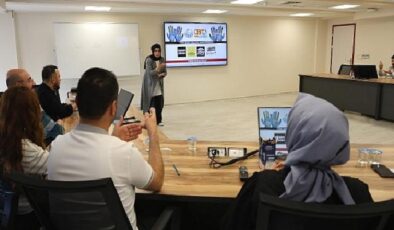 KOSKİ Çalışanları Aldıkları Eğitimle İşitme Engelli Abonelere İşaret Diliyle Destek Oluyor