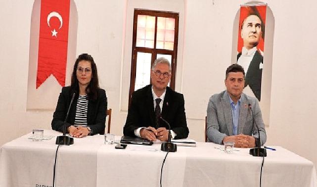 Mudanya Belediyesi Mayıs Ayı Olağan Meclis Toplantısı’nda Mudanya Dolgu Alanı’nda bulunan Kapalı Pazar Yeri’nin yeniden kullanıma açılması oy birliği ile kabul edildi
