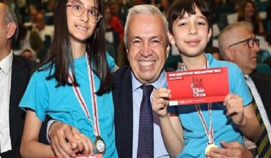 Okuma şampiyonları ödüllerini aldı