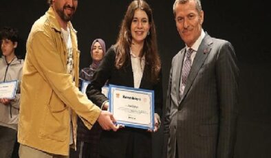 ZEYGEM Atölyelerini Başarıyla Tamamlayan Gençler Sertifikalarını Başkan Arısoy’un Elinden Aldılar