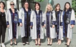 330 Hemşire sağlık sektörüne uğurlandı