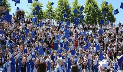 Okan’da mezuniyet sevinci