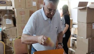 Öğrencilerin kırtasiye malzemeleri Kemer Belediyesi’nden